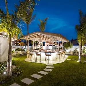 https://arianna-alacati.aegeanhotels.net